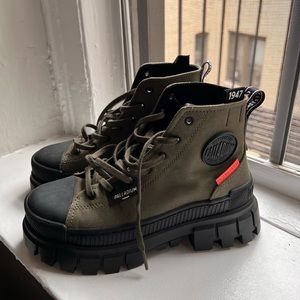 REVOLT HI TX OLIVE NIGHT Palladium Boots.